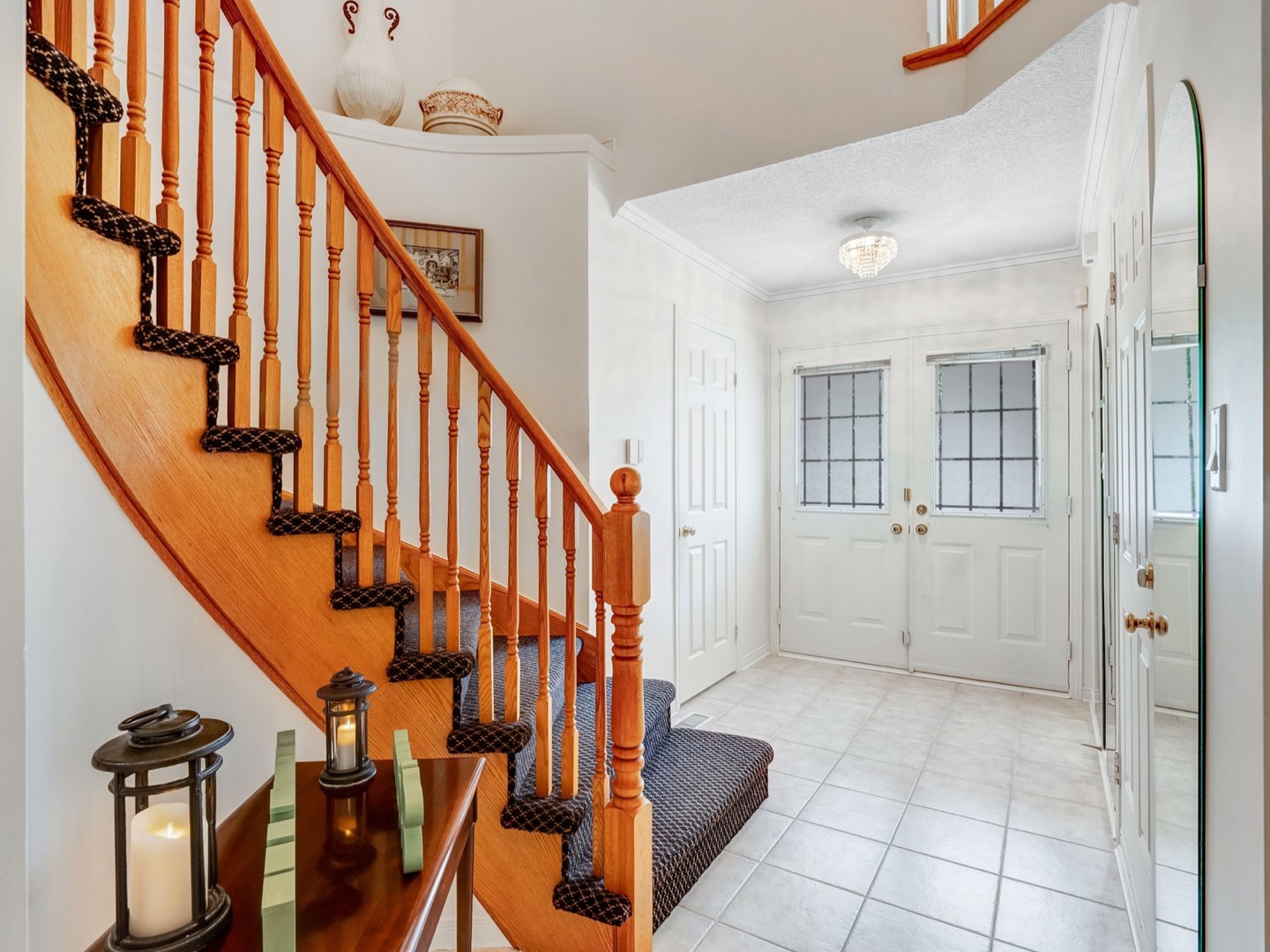 Welcoming staircase and entryway